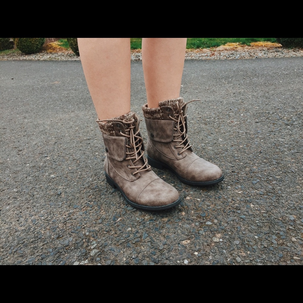Shoe Dazzle sweater ankle boots
